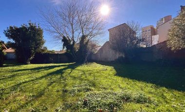 VENTA CASA A RECICLAR 4 AMBIENTES + LOTE MIRAMAR