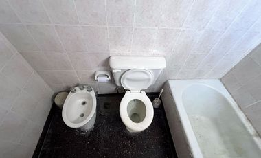 VENTA CASA A RECICLAR 4 AMBIENTES + LOTE MIRAMAR