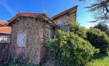 VENTA CASA A RECICLAR 4 AMBIENTES + LOTE MIRAMAR