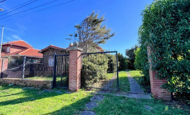 VENTA CASA A RECICLAR 4 AMBIENTES + LOTE MIRAMAR