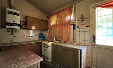 VENTA CASA A RECICLAR 4 AMBIENTES + LOTE MIRAMAR