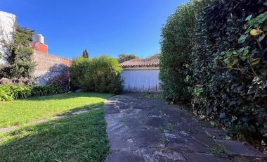 VENTA CASA A RECICLAR 4 AMBIENTES + LOTE MIRAMAR