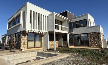 Casa en Venta en Hacienda Las Taguitas, Camino a Coihueco km 8