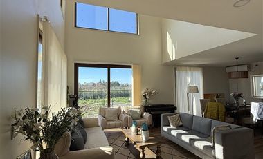 Casa en Venta en Hacienda Las Taguitas, Camino a Coihueco km 8