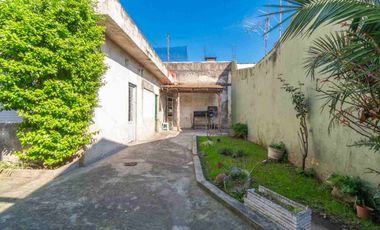 Hermosa casa 4 amb + Depto 2 amb en el mismo lote!