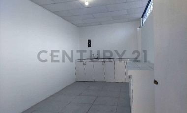 Oportunidad. Se Renta Local de 60m2 dentro de Gasolinera KM 7.5 Vía a Daule ElsM