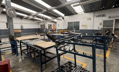 Vendo bodega Comercial (Esquina) CEDIS, Local, Restaurante, tienda, Consultorio,