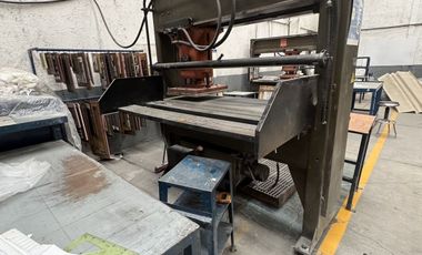 Vendo bodega Comercial (Esquina) CEDIS, Local, Restaurante, tienda, Consultorio,