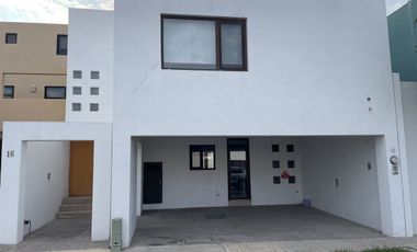 Casa en renta privada en colinas del parque