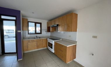 Casa en renta privada en colinas del parque