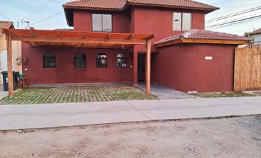 ARRIENDO AÑO CORRIDO DE HERMOSA CASA EN COQUIMBO, PEÑUELAS