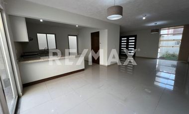 CASA EN VENTA  - (3)