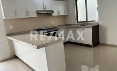 CASA EN VENTA  - (3)