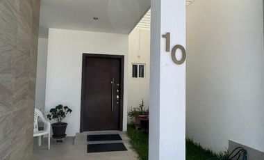 CASA EN VENTA EN RESIDENCIAL QUINTAS LA CIMA, TORREON, COAHUILA.