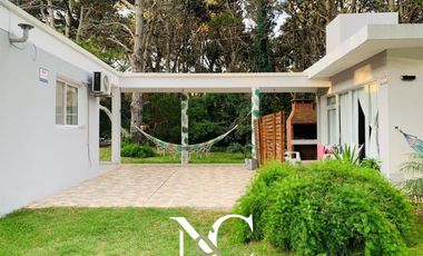 Tres casas en venta,  A DOS CUADRAS DEL MAR, Costa del Este, OPORTUNIDAD, acepta permuta
