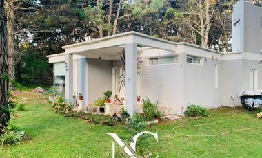 Tres casas en venta,  A DOS CUADRAS DEL MAR, Costa del Este, OPORTUNIDAD, acepta permuta