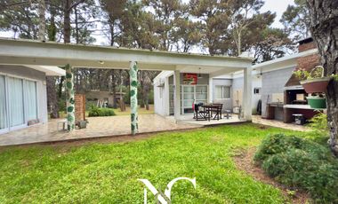Tres casas en venta,  A DOS CUADRAS DEL MAR, Costa del Este, OPORTUNIDAD, acepta permuta