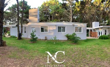 Tres casas en venta,  A DOS CUADRAS DEL MAR, Costa del Este, OPORTUNIDAD, acepta permuta