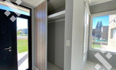 ALQUILER CASA NIVEL GERENCIAL Bº COSTA NOGAL. NEUQUEN