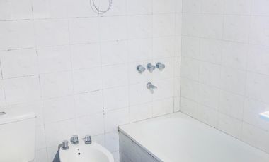 Duplex con 2 Dormitorios y Cochera en Complejo Cerrado - San Miguel