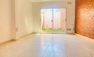 Duplex con 2 Dormitorios y Cochera en Complejo Cerrado - San Miguel