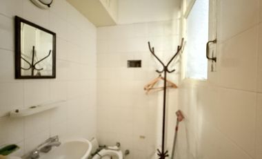 Venta Oficina Amoblada con Kitchenette y Baño Exclusivo. Centro