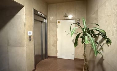 Venta Oficina Amoblada con Kitchenette y Baño Exclusivo. Centro
