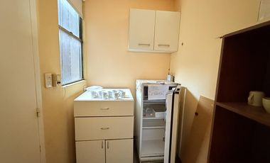 Venta Oficina Amoblada con Kitchenette y Baño Exclusivo. Centro