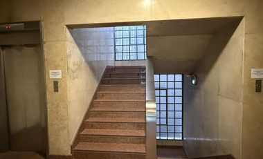 Venta Oficina Amoblada con Kitchenette y Baño Exclusivo. Centro
