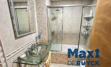 Triplex 4 ambientes, a pasos Amoedo y Andres Baranda