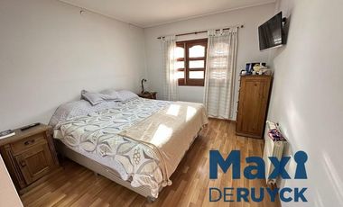 Triplex 4 ambientes, a pasos Amoedo y Andres Baranda