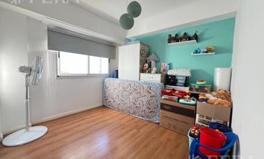 Venta departamento  3 ambientes con balcón en Lanusita