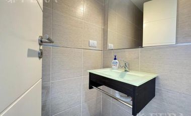 Venta departamento  3 ambientes con balcón en Lanusita