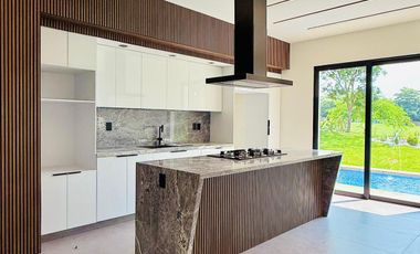 Casa en Venta 1 Planta en Coto Privado Altozano Colima Vista al Campo de Golf