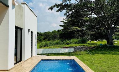 Casa en Venta 1 Planta en Coto Privado Altozano Colima Vista al Campo de Golf