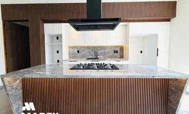 Casa en Venta 1 Planta en Coto Privado Altozano Colima Vista al Campo de Golf