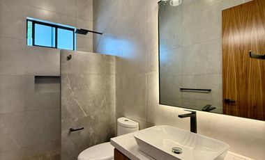 Casa en Venta 1 Planta en Coto Privado Altozano Colima Vista al Campo de Golf