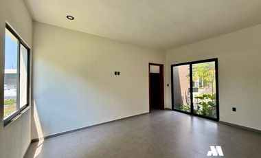 Casa en Venta 1 Planta en Coto Privado Altozano Colima Vista al Campo de Golf