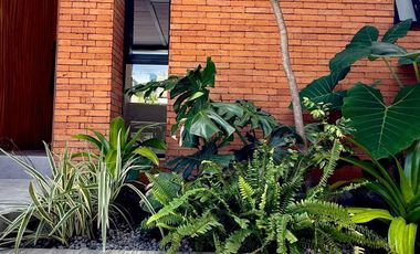 Casa en Venta 1 Planta en Coto Privado Altozano Colima Vista al Campo de Golf