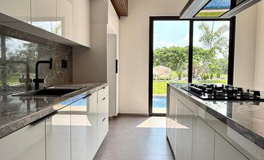 Casa en Venta 1 Planta en Coto Privado Altozano Colima Vista al Campo de Golf