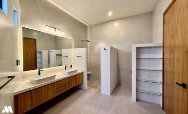 Casa en Venta 1 Planta en Coto Privado Altozano Colima Vista al Campo de Golf