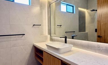 Casa en Venta 1 Planta en Coto Privado Altozano Colima Vista al Campo de Golf