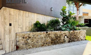 Casa en Venta 1 Planta en Coto Privado Altozano Colima Vista al Campo de Golf