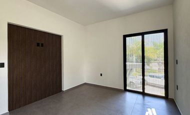 Casa en Venta 1 Planta en Coto Privado Altozano Colima Vista al Campo de Golf