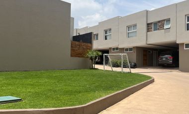 Casa en venta en la parte alta de San Jerónimo.