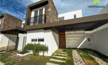Casa nueva en urbanizacion privada Porto manta - Via Spondylus