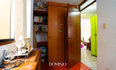 Casa en  zona comercial