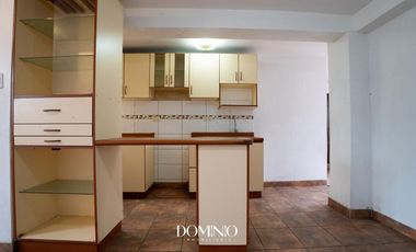 Casa en  zona comercial