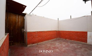 Casa en  zona comercial