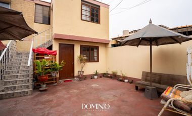 Casa en  zona comercial